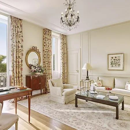 Готель Du Cap Eden Roc Антіб